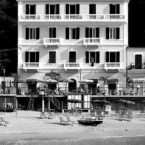 https://hotel-baia.hotelitalianriviera.com